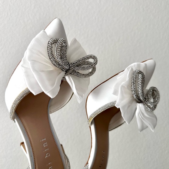 Niomi Rhinestone Embellished Bow Heels - Picture 15 of 16